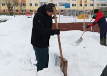 Строим зимние постройки вместе с родителями